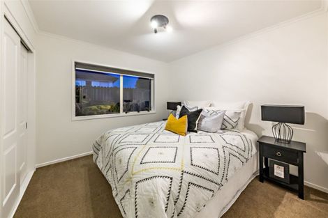 Photo of property in 21 Crescent Hills Court, Northpark, Auckland, 2013