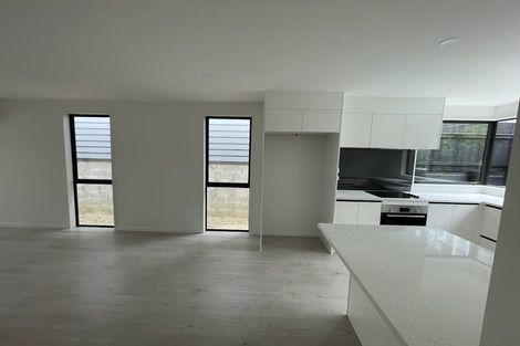 Photo of property in 8/101 Hobsonville Road, West Harbour, Auckland, 0618