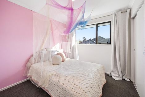 Photo of property in 14 Kahika Grove, Huapai, Kumeu, 0810
