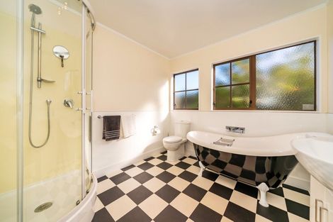 Photo of property in 28 Castle Crescent, Stokes Valley, Lower Hutt, 5019