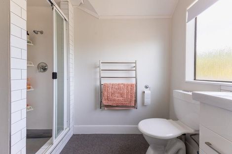 Photo of property in 42 Awanui Drive, Waikanae, 5036