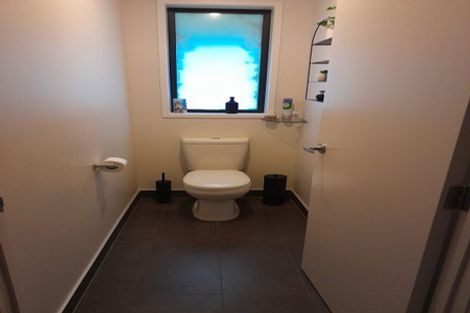 Photo of property in 296 Forest Hill Road, Waiatarua, Auckland, 0612