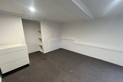 Photo of property in 4/305 Great North Road, Henderson, Auckland, 0612