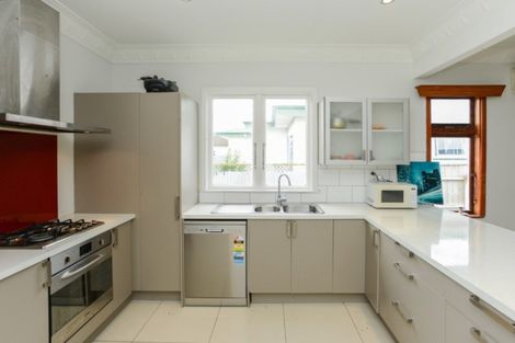 Photo of property in 810 Saint Aubyn Street West, Saint Leonards, Hastings, 4120