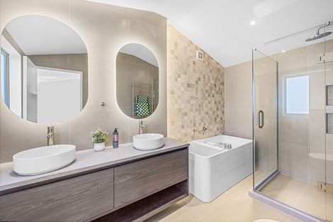 Photo of property in 12c Kowhai Road, Campbells Bay, Auckland, 0630