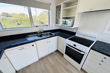 Photo of property in 2 Guildford Street, Burnside, Christchurch, 8053