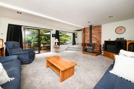 Photo of property in 43 Springdale Grove, Fitzherbert, Palmerston North, 4410