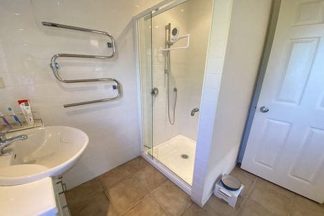 Photo of property in 6e Clearwater Cove, West Harbour, Auckland, 0618