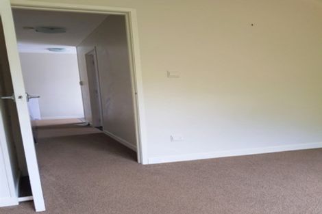 Photo of property in 13 Abbeygate Street, Birkdale, Auckland, 0626