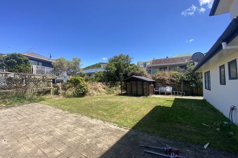 Photo of property in 6 Bury Grove, Strathmore Park, Wellington, 6022