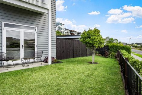 Photo of property in 92 Arran Point Parade, Orewa, 0931
