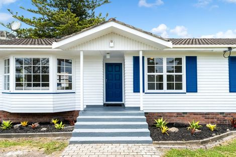 Photo of property in 402 West Coast Road, Glen Eden, Auckland, 0602