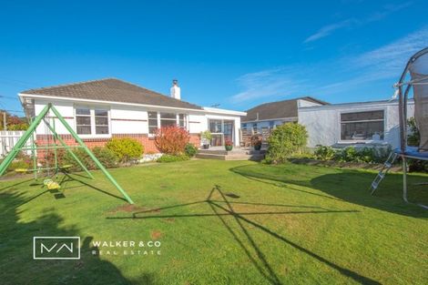 Photo of property in 4 Courtenay Road, Heretaunga, Upper Hutt, 5018