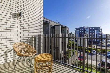 Photo of property in 207/165 Lake Road, Northcote, Auckland, 0627