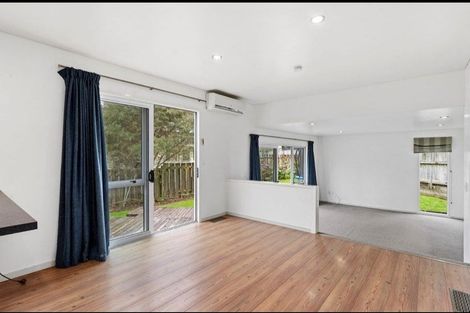 Photo of property in 2/79 Mountbatten Avenue, Hillcrest, Auckland, 0627