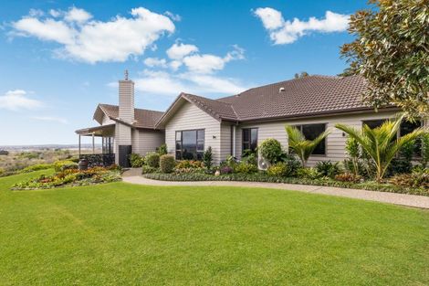 Photo of property in 39 Harry Dreadon Road, Opaheke, Papakura, 2584