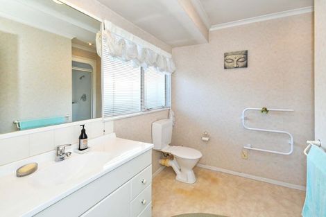 Photo of property in 83 Rushgreen Avenue, Pahurehure, Papakura, 2113