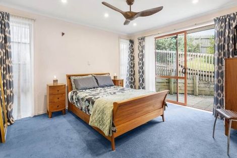 Photo of property in 69 Roberta Crescent, Orewa, 0931