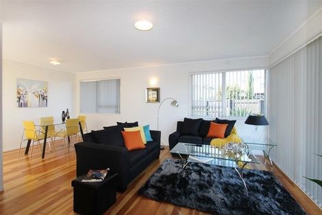 Photo of property in 2 Ranger Place, Wattle Downs, Auckland, 2103