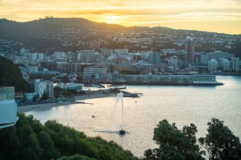 Photo of property in 26 The Crescent, Roseneath, Wellington, 6011