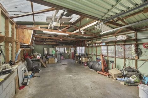 Photo of property in 205 Whangaparaoa Road, Red Beach, 0932