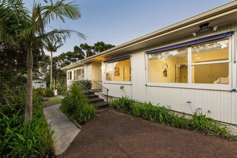 Photo of property in 1 Red Bluff Rise, Campbells Bay, Auckland, 0630