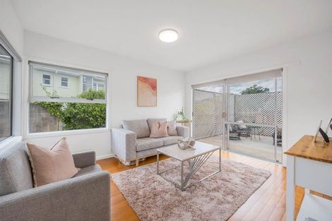Photo of property in 1/11 Corunna Road, Milford, Auckland, 0620