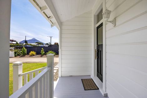 Photo of property in 13 Standish Street, Midhirst, Stratford, 4394