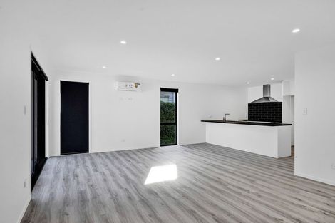 Photo of property in 120 Seaview Road, Westown, New Plymouth, 4310