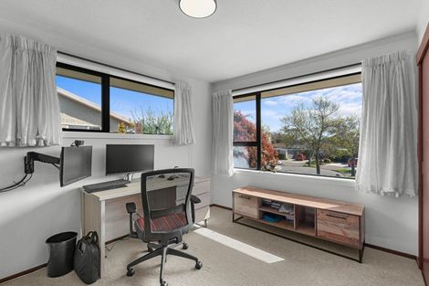 Photo of property in 42 Camberwell Place, Avonhead, Christchurch, 8042