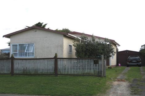 Photo of property in 3 Kamahi Street, Castlecliff, Whanganui, 4501