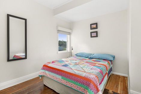 Photo of property in 22 James Street, Raglan, 3225