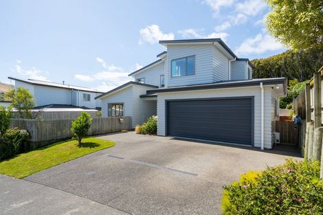 Photo of property in 5 Crompton Avenue, Churton Park, Wellington, 6037