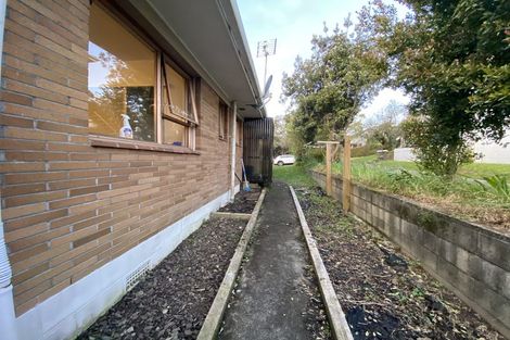 Photo of property in 1/6 Kathleen Street, Totara Vale, Auckland, 0627