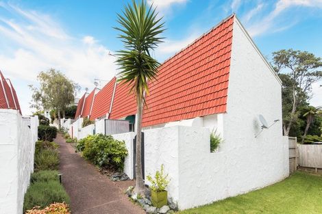 Photo of property in 1/20 Maritime Terrace, Birkenhead, Auckland, 0626