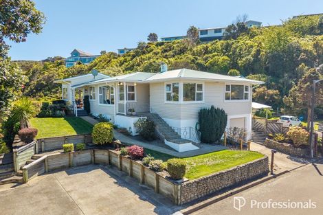 Photo of property in 14 Bushey Way, Maungaraki, Lower Hutt, 5010