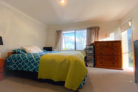 Photo of property in 27 Taupo Street, Green Bay, Auckland, 0604
