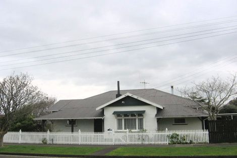 Photo of property in 18 Weraroa Road, Levin, 5510
