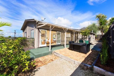 Photo of property in 1/8 Orchard Road, Waiake, Auckland, 0630