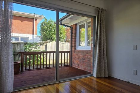 Photo of property in 1/16 Taharoto Road, Takapuna, Auckland, 0622