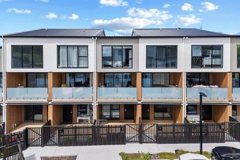 Photo of property in 7/25 Griffen Park Road, Mount Roskill, Auckland, 1041