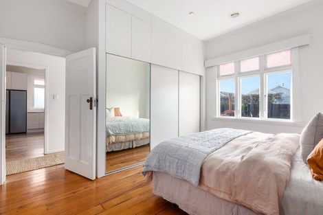 Photo of property in 137 Onepu Road, Lyall Bay, Wellington, 6022