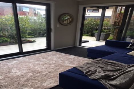 Photo of property in 2/26 Ridge Road, Waiake, Auckland, 0630