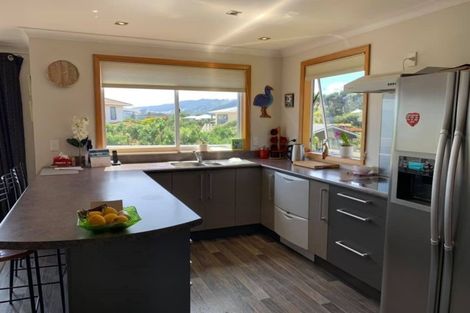 Photo of property in 2 Porter Place, Paekakariki, 5034