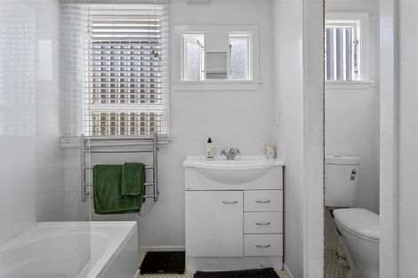 Photo of property in 27 Kiwi Avenue, Waikuku Beach, 7473