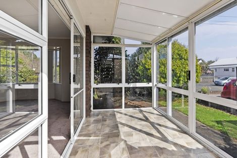 Photo of property in 48 Fulford Street, New Plymouth, 4310