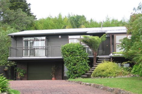 Photo of property in 17 Deane Avenue, Titirangi, Auckland, 0604