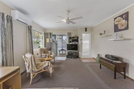 Photo of property in 1/6 Honey Place, Weymouth, Auckland, 2103