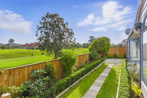 Photo of property in 41 Holcombe Drive, Paraparaumu, 5032