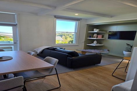 Photo of property in 3 Colenso Avenue, Hospital Hill, Napier, 4110